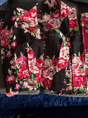 Black Floral V-Neck Dress Top